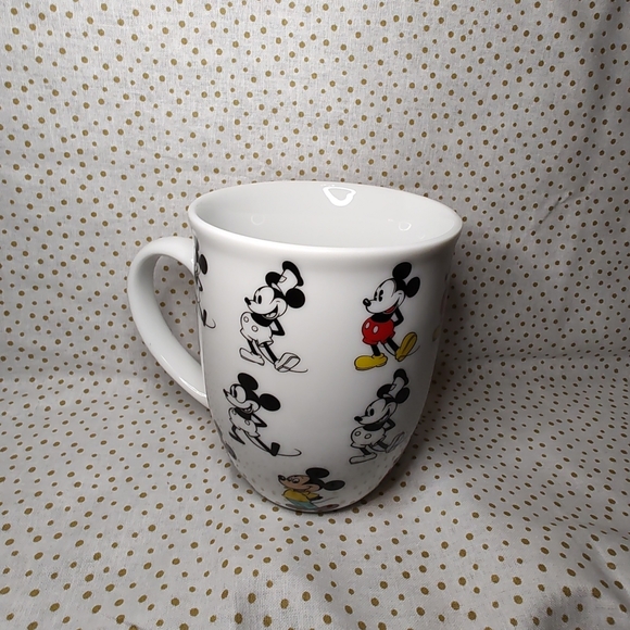 Disney Store Exclusive HTF Evolution Mickey Mouse Mug cup Like new! - Picture 2 of 7